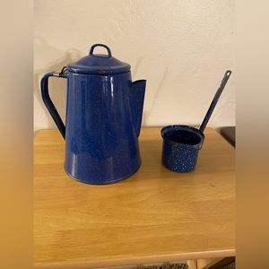 Set of 2 pieces / blue kettle / blue Ladle